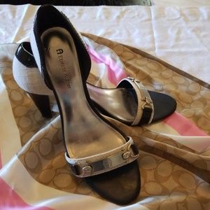 Lovely low heel neutral comfortable sandal